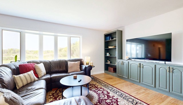 Charming house with enclosed yard, board games, deck, & firepit
