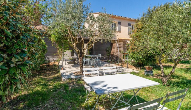 Charming House with Mont Ventoux View