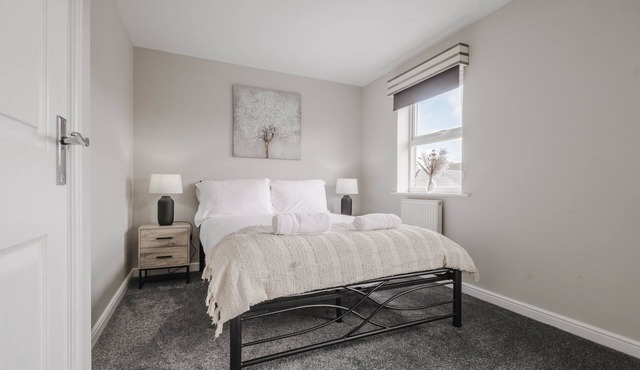 Charming House with Free Parking