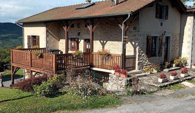Charming house with SPA in Bourbonnaise mountains