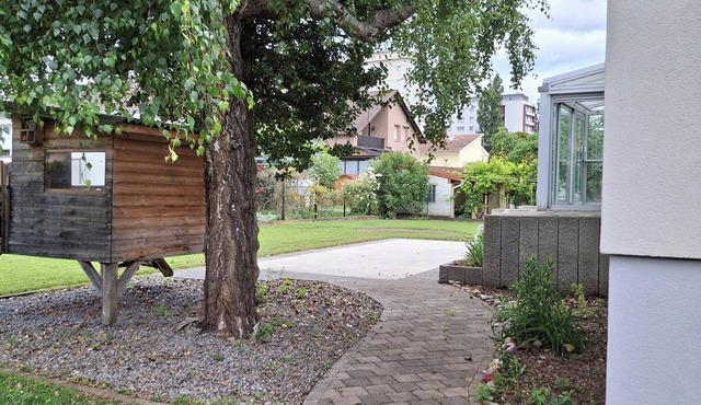 Charming house with large garden 3 minutes from Switzerland