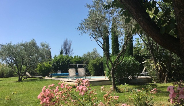 Charming house with heated heated pool, lake, sea, golf