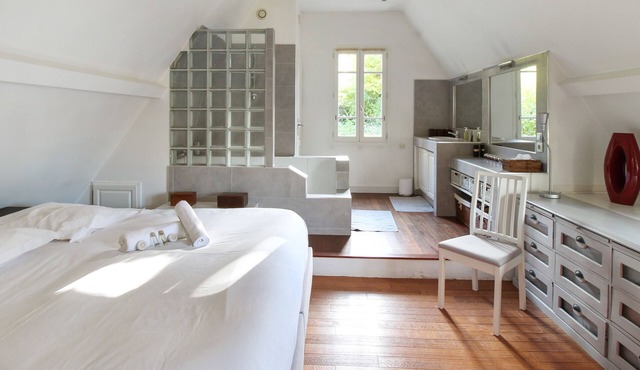 Charming house with garden in Sèvres - Welkeys