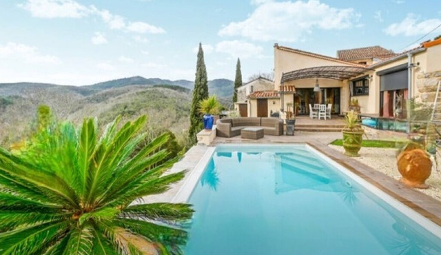 Charming house with infinity pool and view of the Cevennes mountains