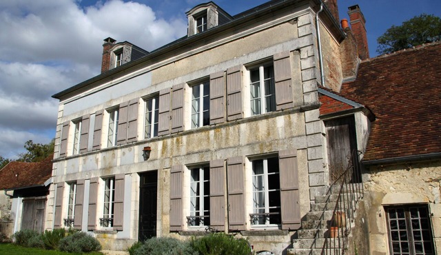 Charming house with pool in the heart of Puisaye Forterre