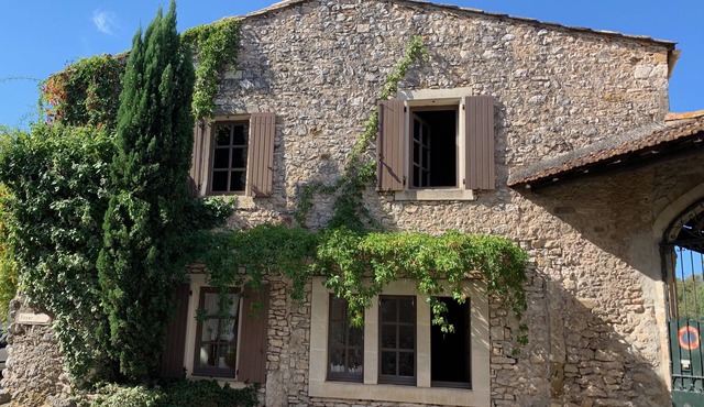 Charming house with priest's garden in a small village between Nîmes and Uzès