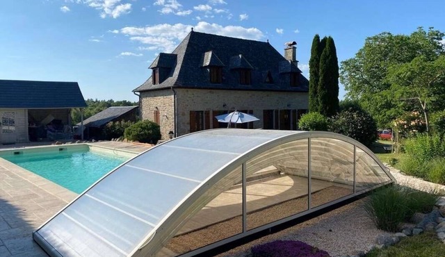 Charming house with private pool in Corrèze