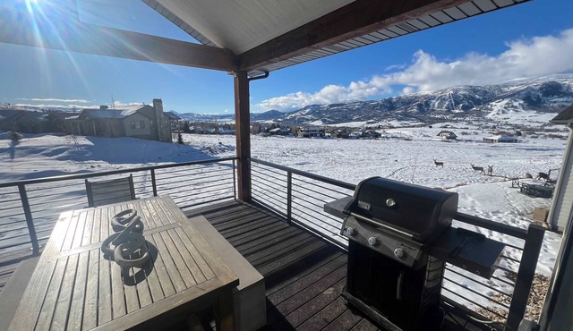 Charming House with Stunning Mountain Views & Hot Tub