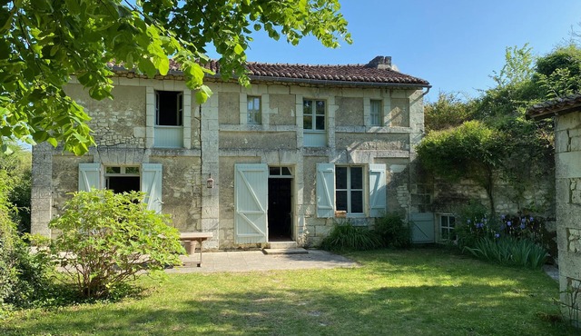 Charming house with swimming pool