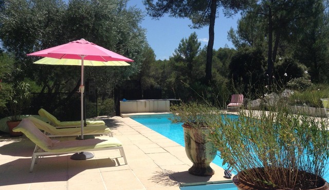 Charming house with swimming pool in the heart of nature