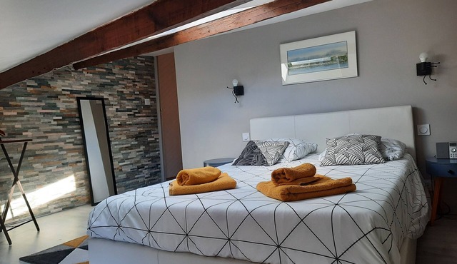 Charming house with terrace and closed garage near the volcanoes