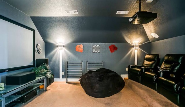Charming house with AC and fitness room in enjoyable Fort Worth