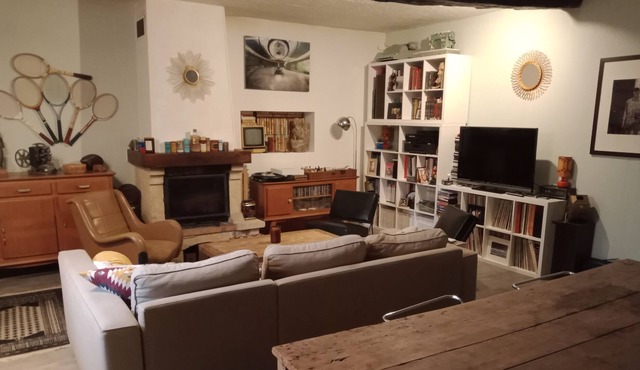 Charming house with vintage decor with fireplace