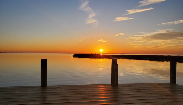 Charming house with WiFi, AC in welcoming Mathews County on the Mobjack Bay.