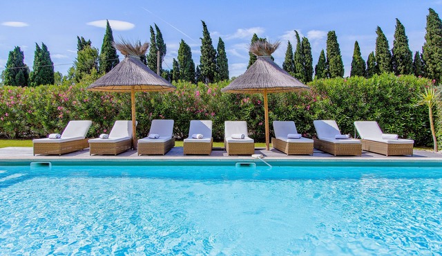 Charming Houses 1060