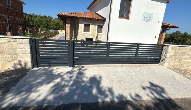 Charming, rustic villa for 8+2 people on the island of Krk