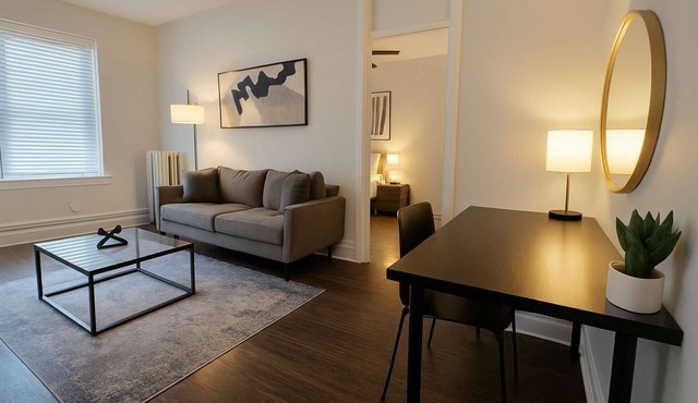 Charming Hyde Park 1BR | Fully Furnished & Ready