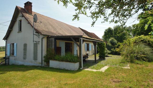 Charming Hydrangea Cottage 3 stars, with lovely views of the countryside and hills, quiet and locate