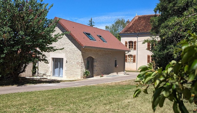 Charming independent cottage with garden and family activities