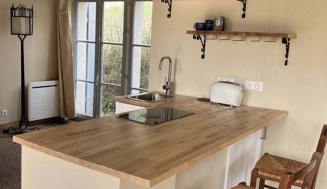 Charming independent studio 10 min Aix en Provence