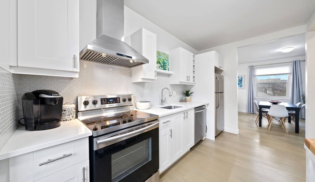 Charming Inglewood House!