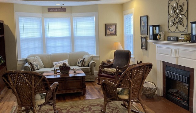 Charming Inn and Suites in the heart of Woodbury!