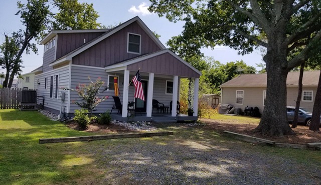 Charming Intown Cottage – The Ultimate Walkable Getaway steps from Downtown!