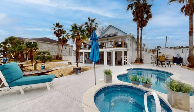 Charming Intra-Coastal Waterway home w/private pool, hot tub spa combo
