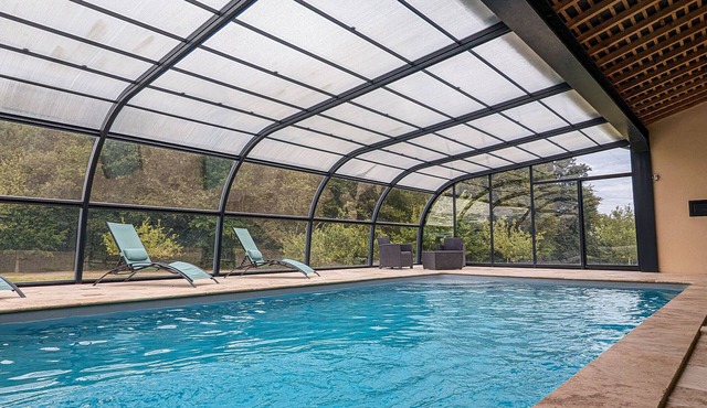 Charming Isolated Farmhouse with Indoor Heated Pool and Large Private Garden in South Berry