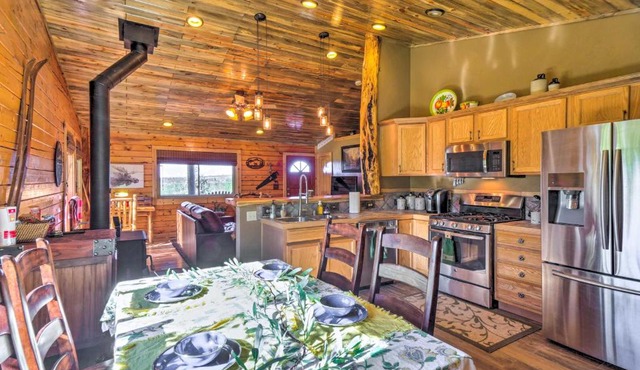 Charming Jefferson Retreat with Deck and Grill!