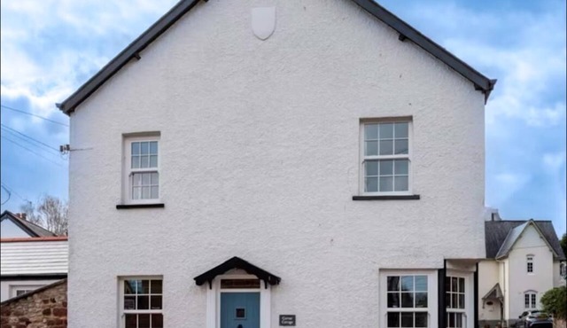 Charming Kenton Cottage Near Castles & Coasts