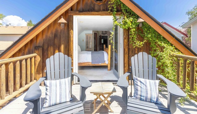 Charming Ketchum Cottage with Gourmet Kitchen