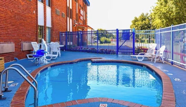 Charming King Room | Relaxed Irving Stay Close to DFW Airport & Attractions