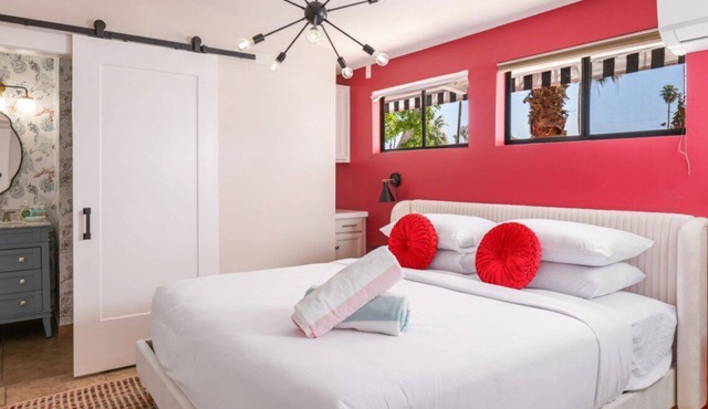 Charming King Suite; Pool, Hot tub, Pets Welcome