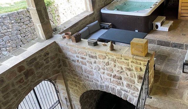 Charming La Castanéa gîte, SPA, infra-red sauna in a charming Ardèche hamlet