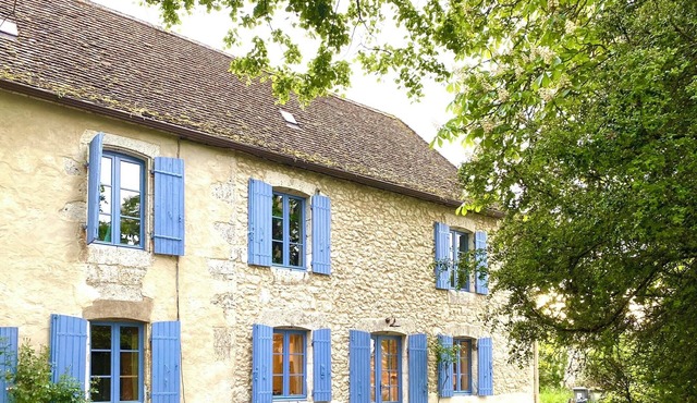 Charming La Maison Des Artistes near Bergerac. Pet friendly!