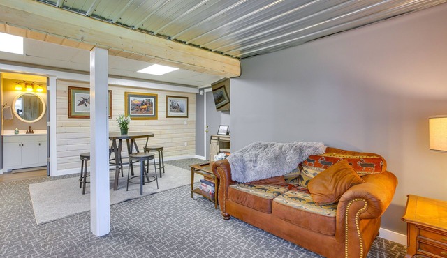 Charming Lake Ann Apartment - Walkable Location!