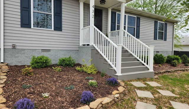 Charming Lake Area 3-bedroom Home