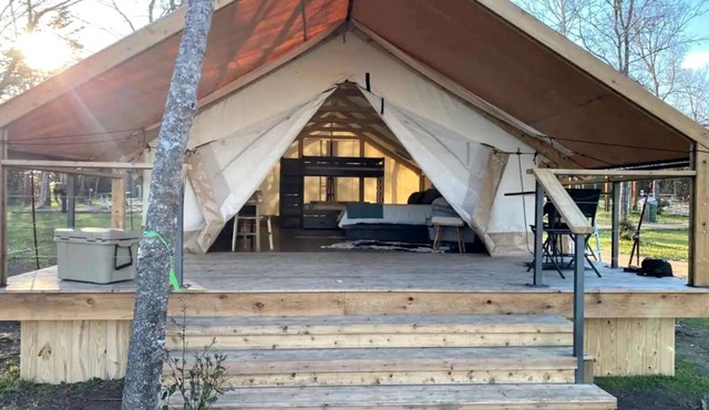 Charming Lake Bastrop Camping Retreat in Texas