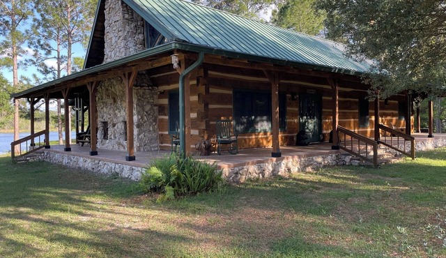 Charming Lake Front Cabin