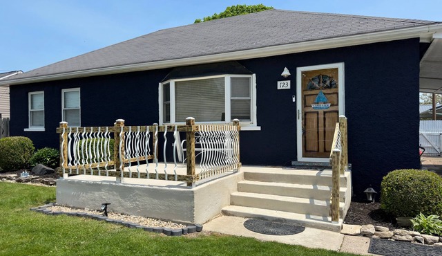 Charming Lake House, short walk to lake, near downtown PC, great for families!