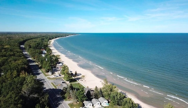 Charming Lake Huron Cottage Private Beach Access