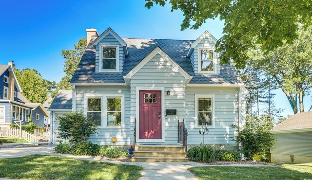 Charming Lake Mills Home Near Rock Lake & Beach