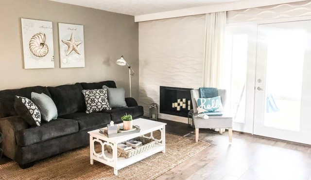 Charming Lake Monroe Golf 2-bedroom/2-bath Condo near IU and Bloomington!