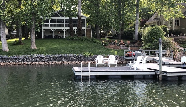 Charming Lake Norman Home- Beautiful Quiet Cove "Great for Family's."