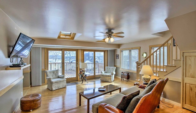 Charming Lake Ripley Cottage w/Water View!