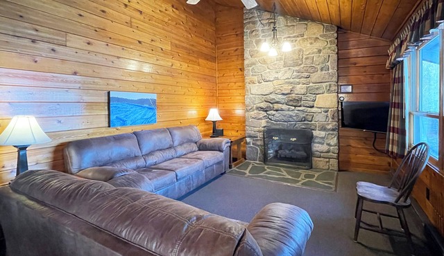 Charming Lake View Cabin in the Poconos on Private Resort