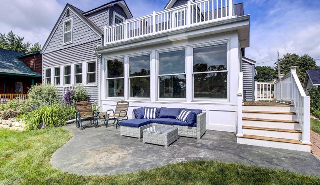 Charming Lake Winnebago Retreat Dock and View!