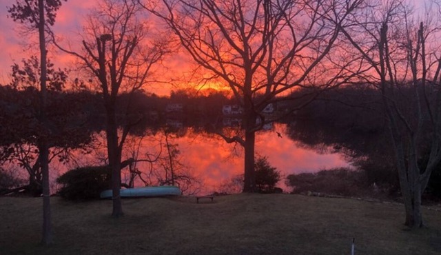 Charming Lakefront 3BR Home, 2 Min from Bellport Village, AC & Garden