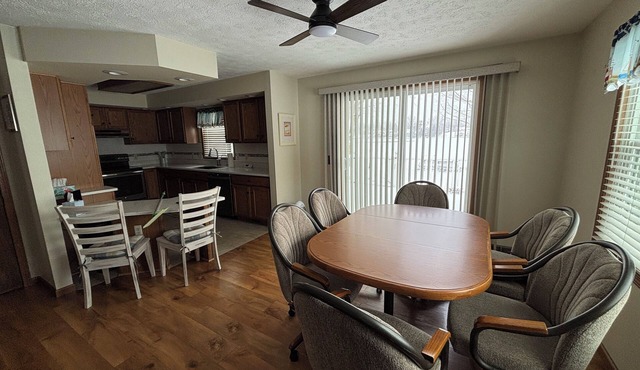 Charming Lakefront 3-bedroom house, located minutes from Hillsdale College